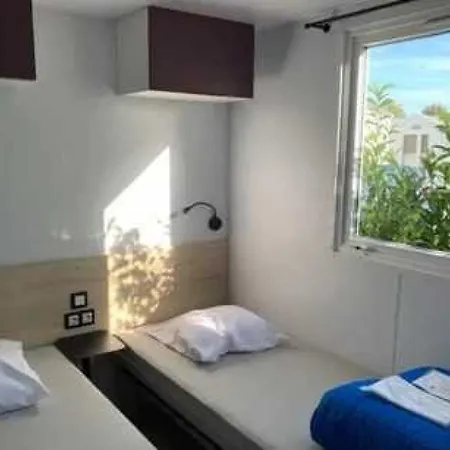 4 Etoiles - Piscine - Ccb0e0i