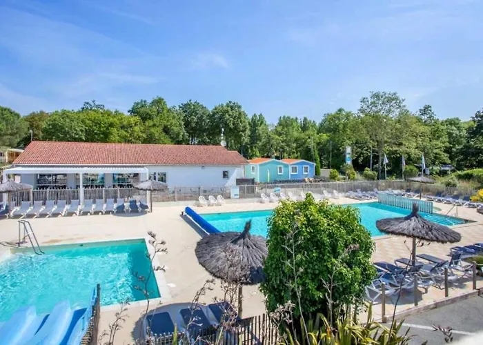 Camping 4 étoiles - Piscine - Ccb0e0i *